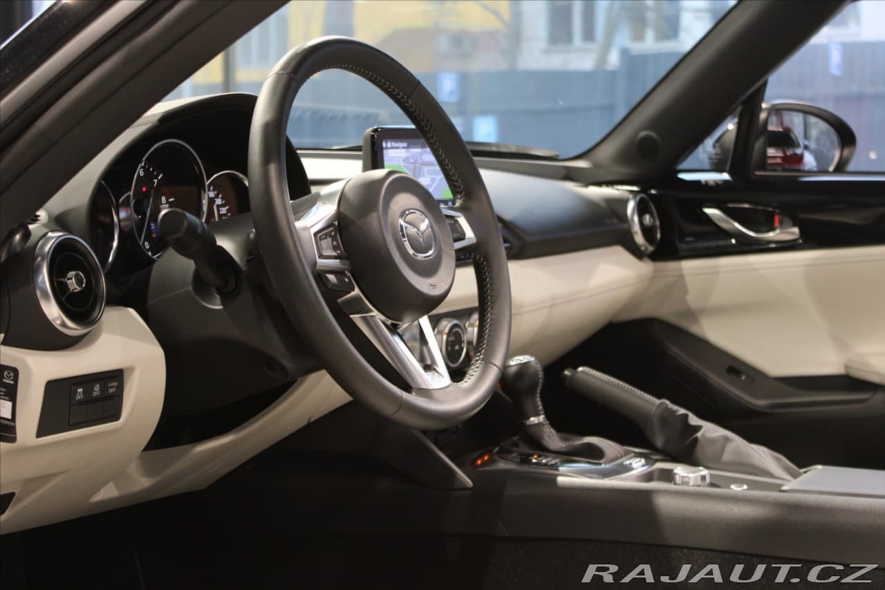 2024 Mazda Mx-5 - 11