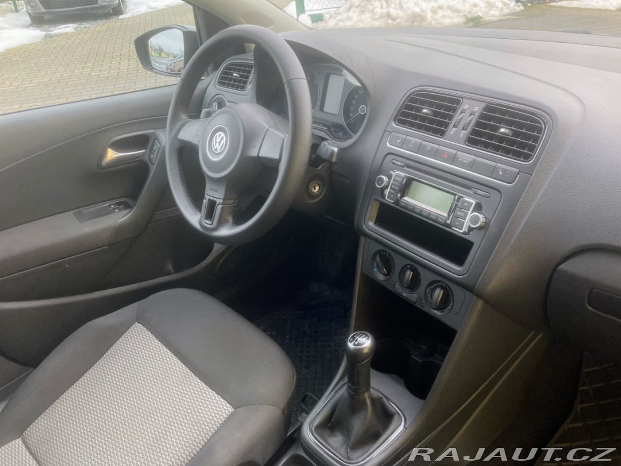 2010 Volkswagen Polo - 10