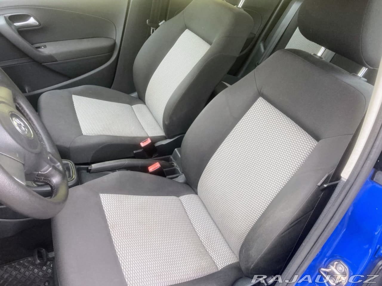 2010 Volkswagen Polo - 12