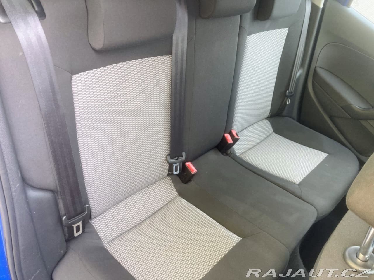 2010 Volkswagen Polo - 13