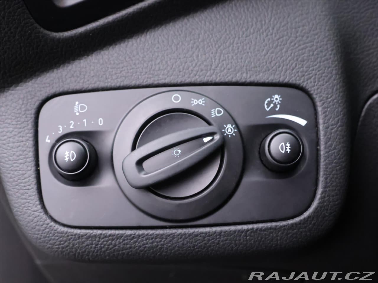 2020 Ford C-Max - 17