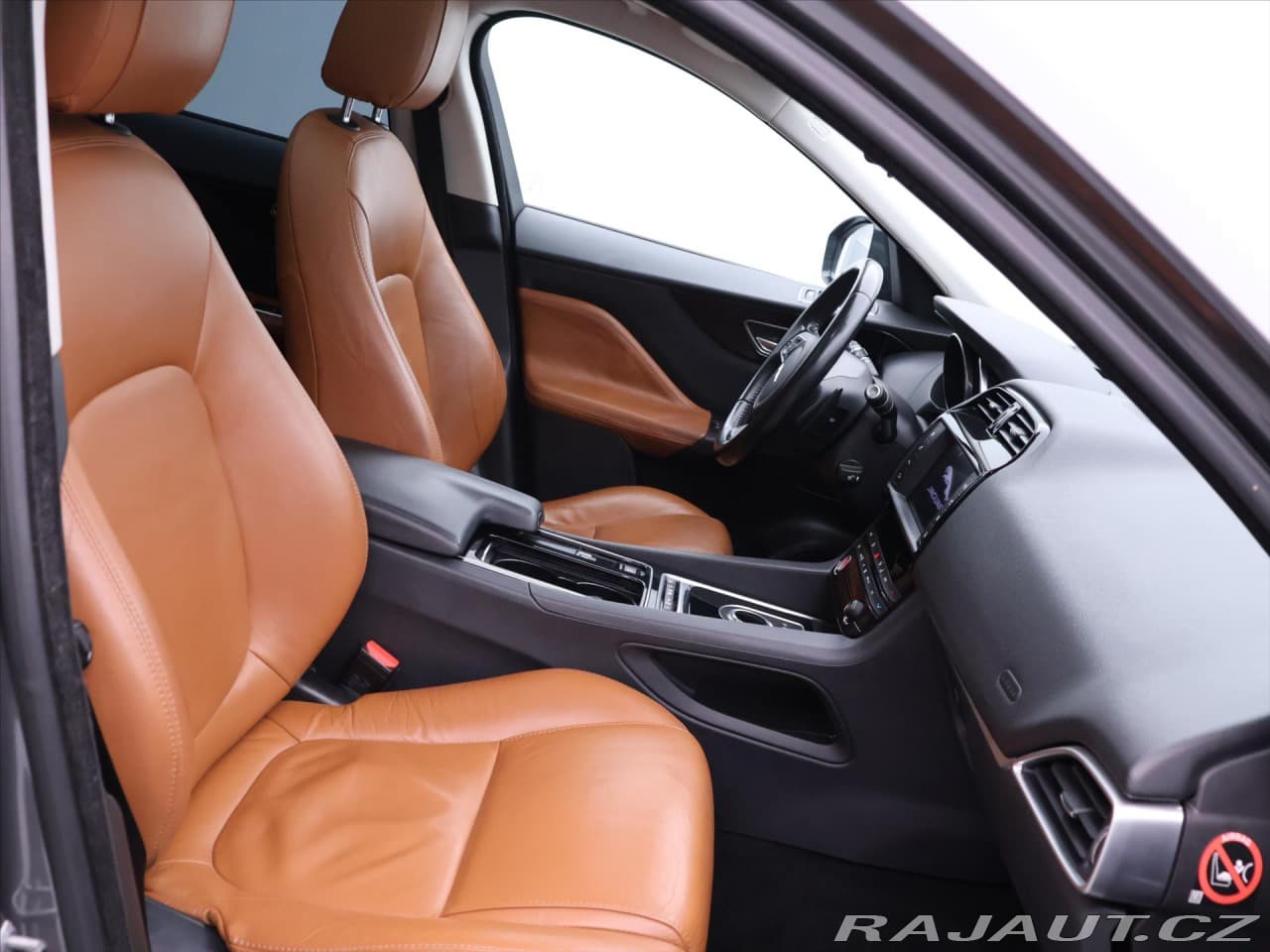 2017 Jaguar F-Pace - 11