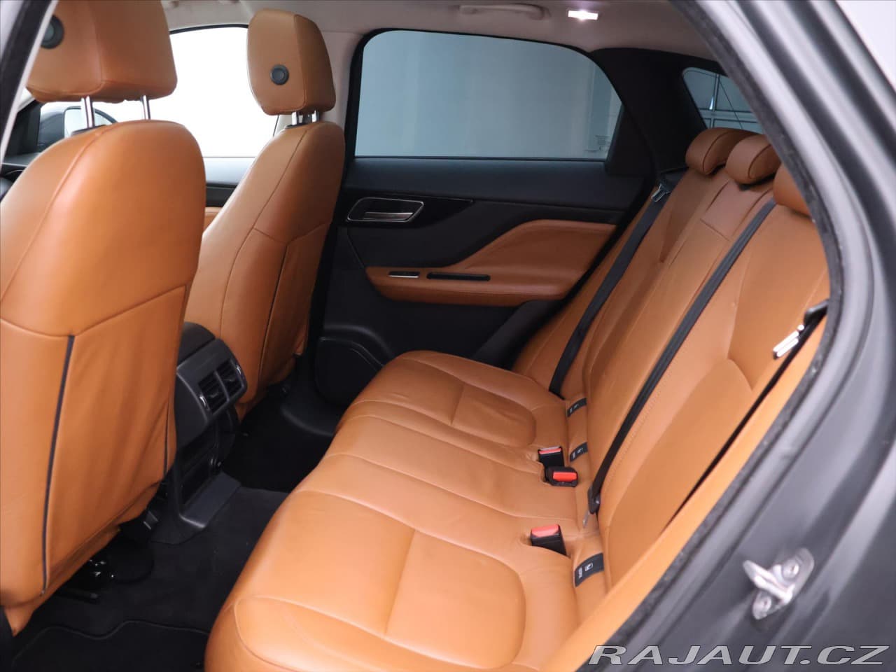 2017 Jaguar F-Pace - 13