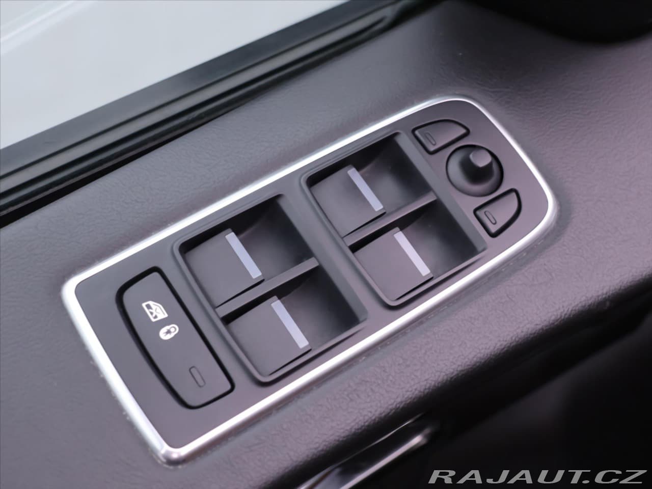 2017 Jaguar F-Pace - 14