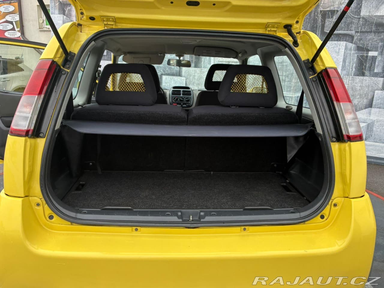 2004 Suzuki Ignis - 10