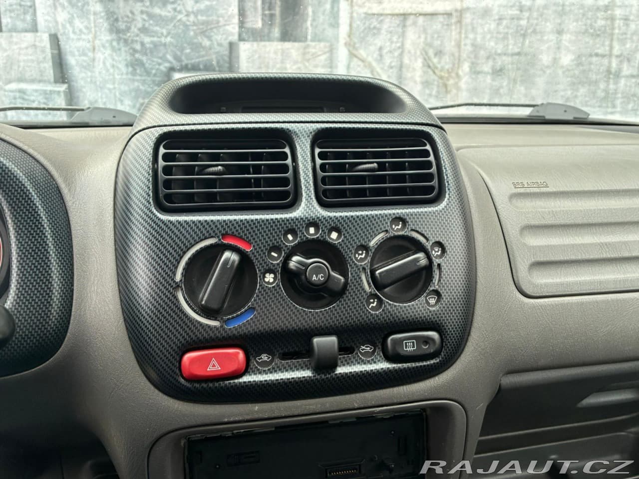 2004 Suzuki Ignis - 13