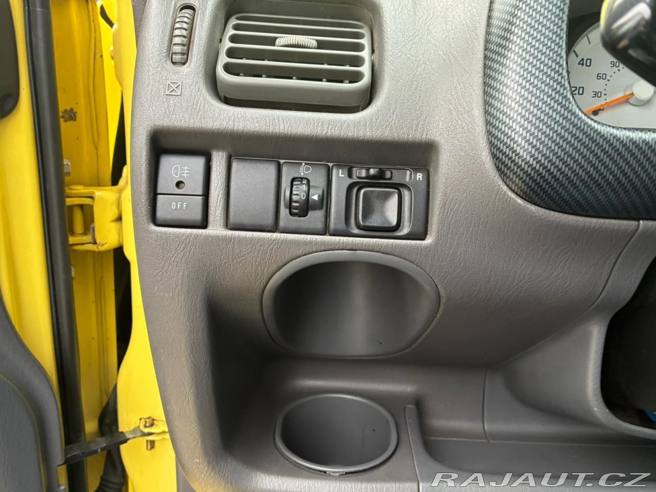 2004 Suzuki Ignis - 15