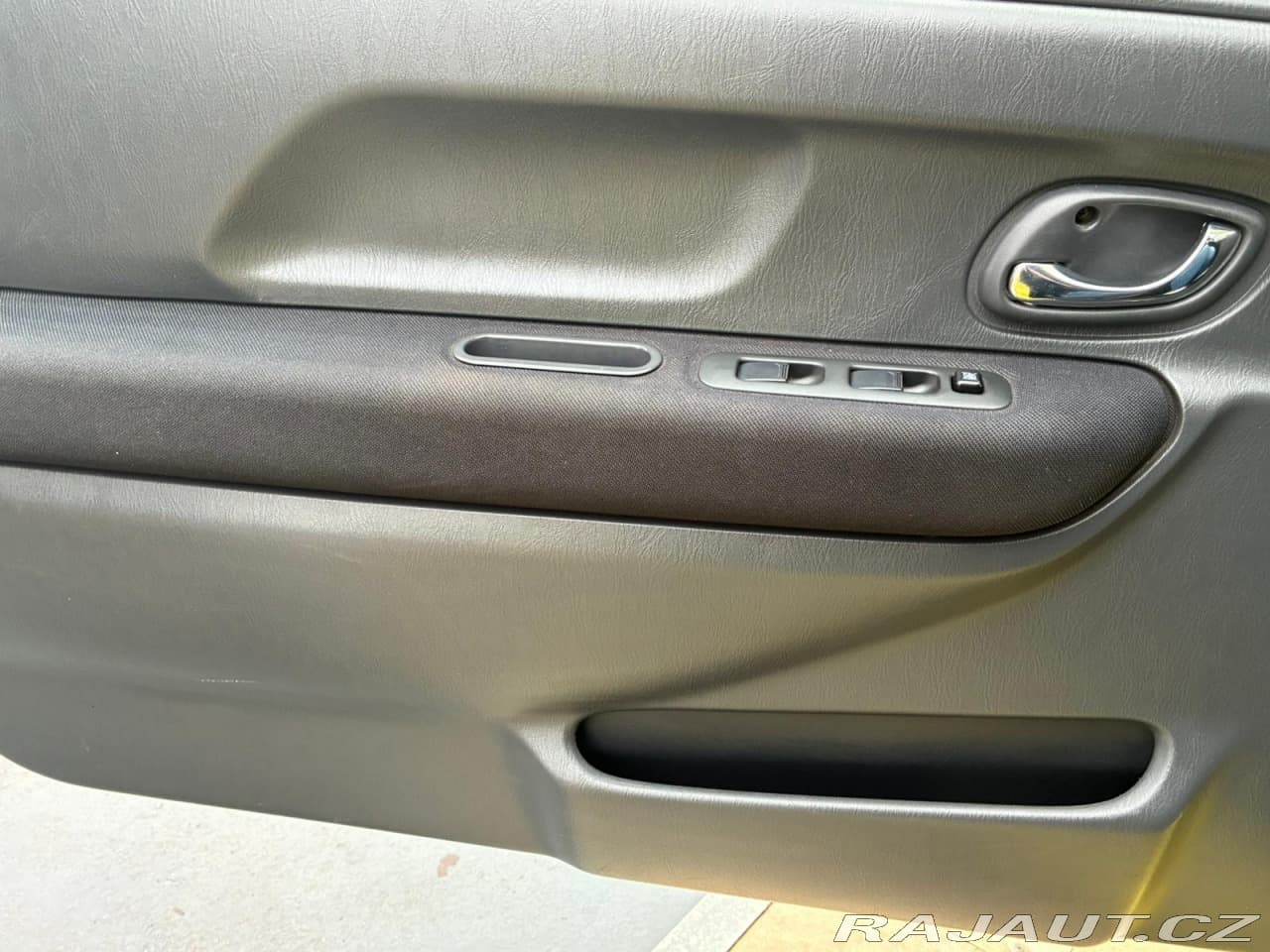 2004 Suzuki Ignis - 16