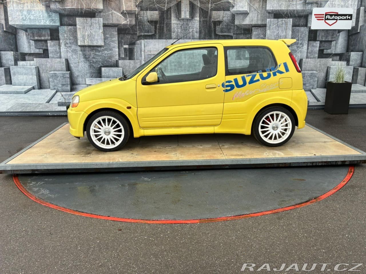 2004 Suzuki Ignis - 4