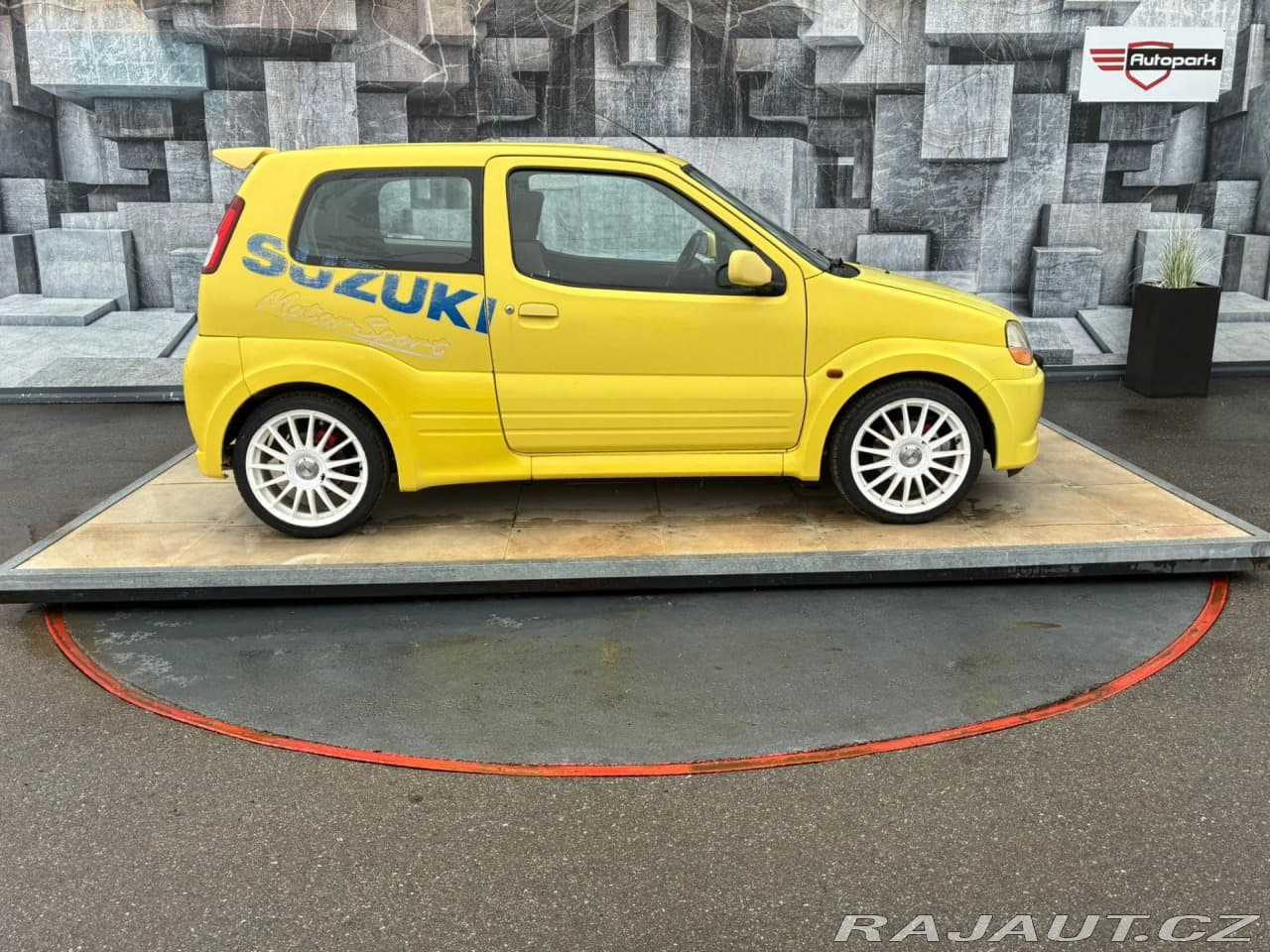 2004 Suzuki Ignis - 5