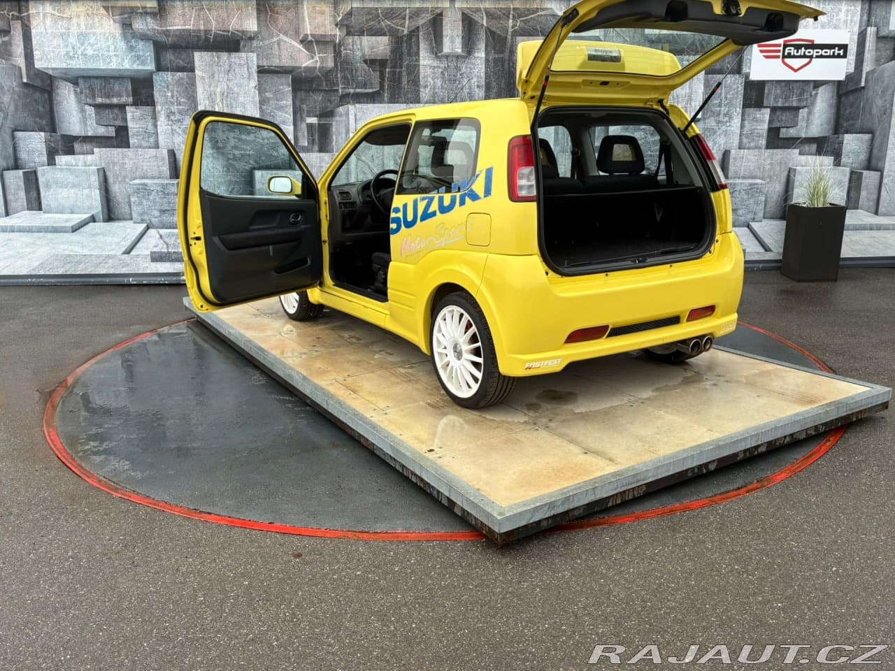 2004 Suzuki Ignis - 9