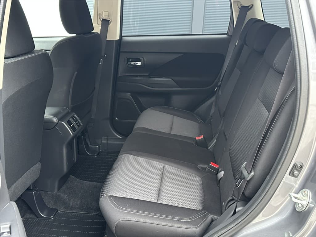 2019 Mitsubishi Outlander - 13
