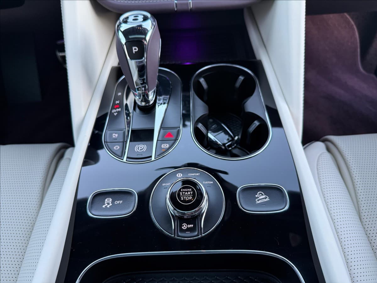 2024 Bentley Bentayga - 16