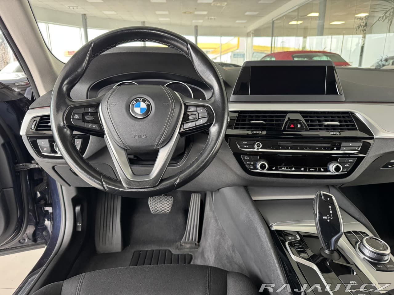 2018 BMW 5-Series - 10