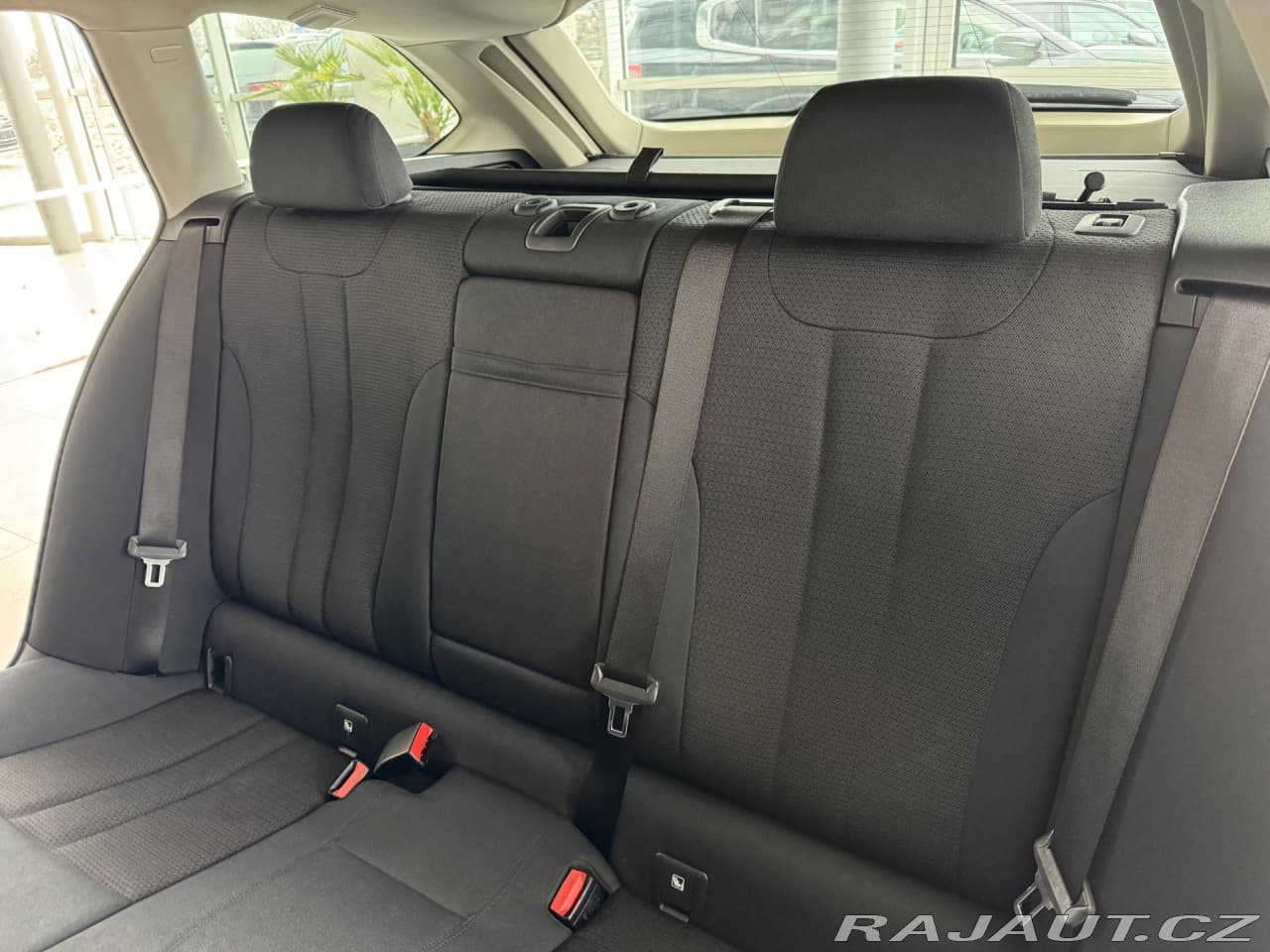 2018 BMW 5-Series - 15