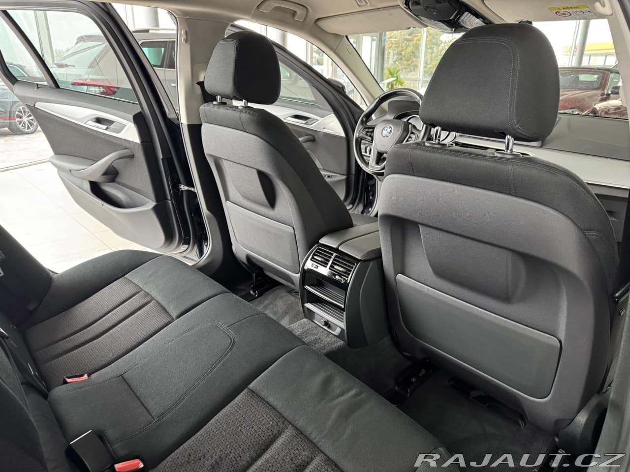 2018 BMW 5-Series - 16