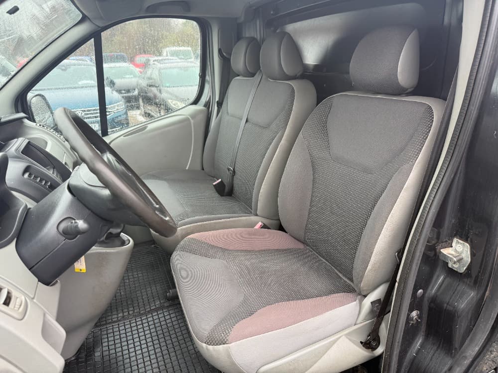 2011 Opel Vivaro - 11