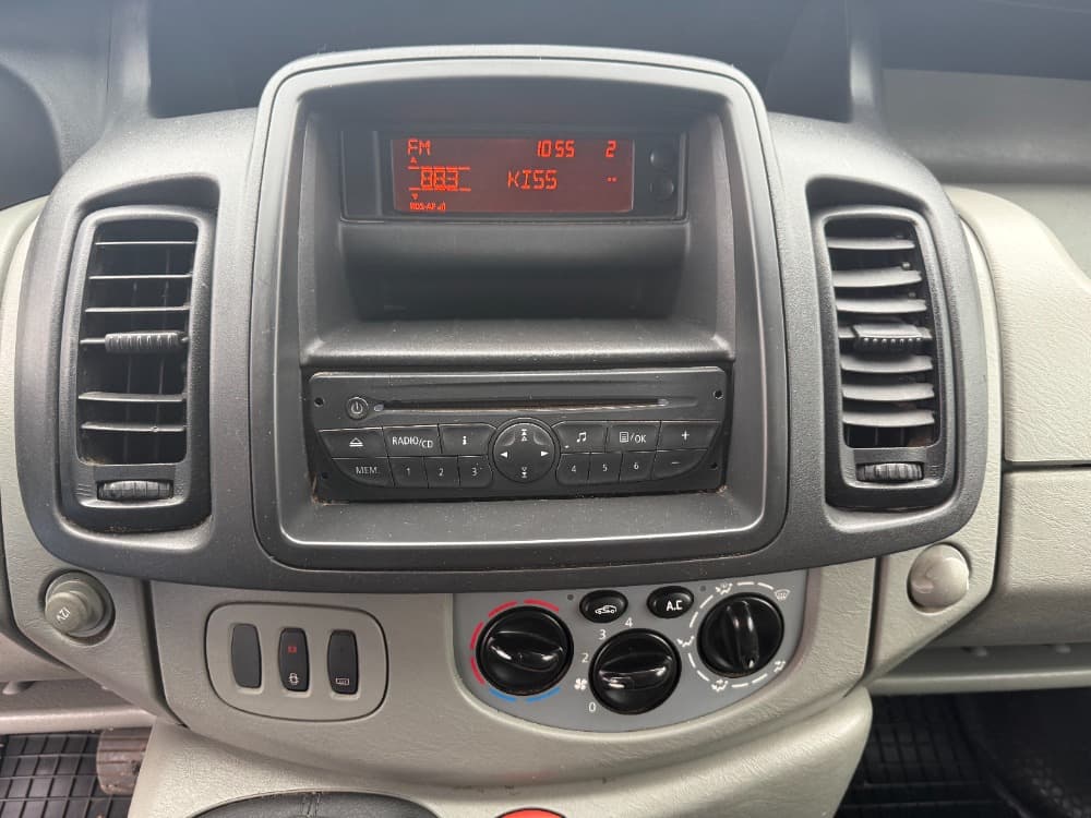 2011 Opel Vivaro - 13