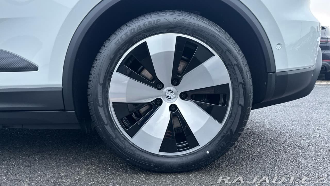 2026 Porsche Macan - 12