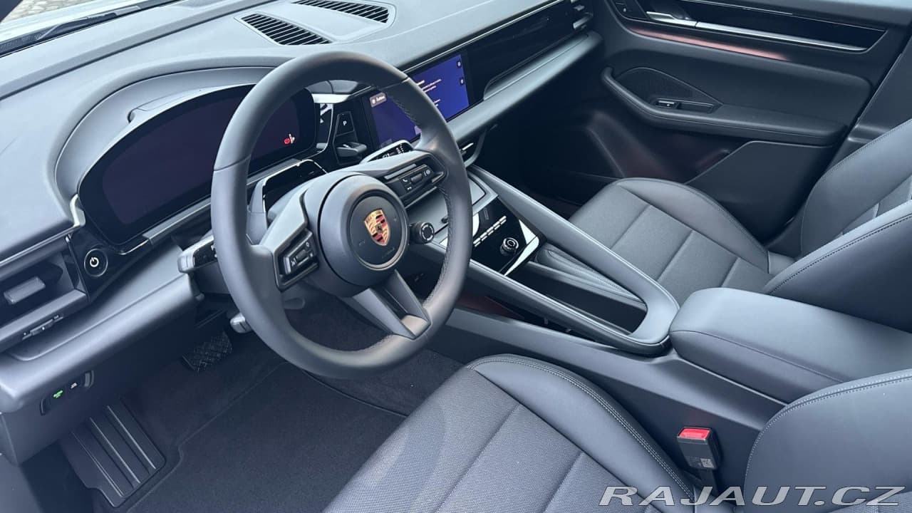 2026 Porsche Macan - 15