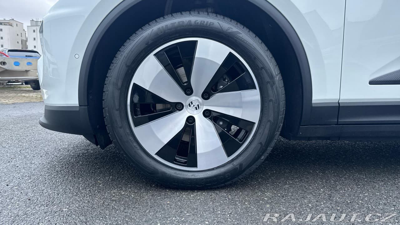 2026 Porsche Macan - 9