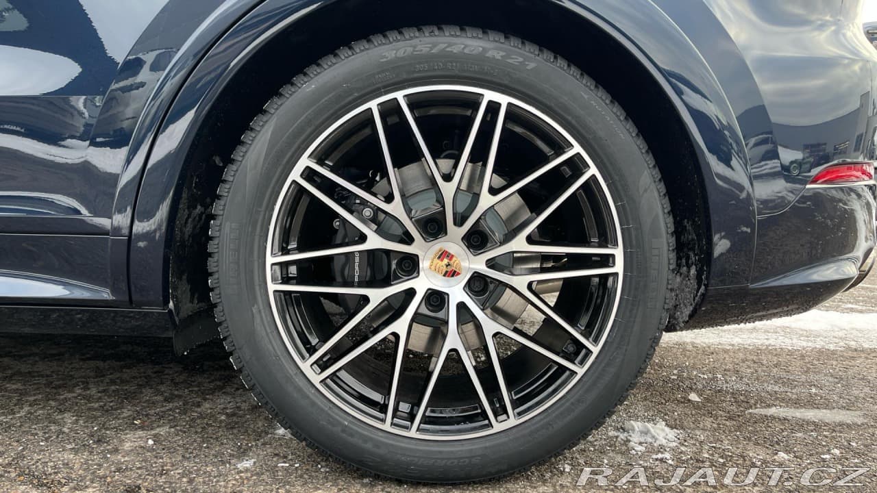 2025 Porsche Cayenne - 12