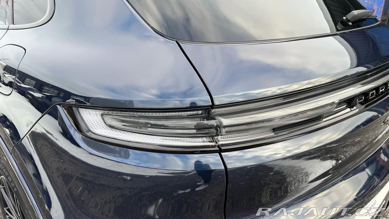 2025 Porsche Cayenne - 14