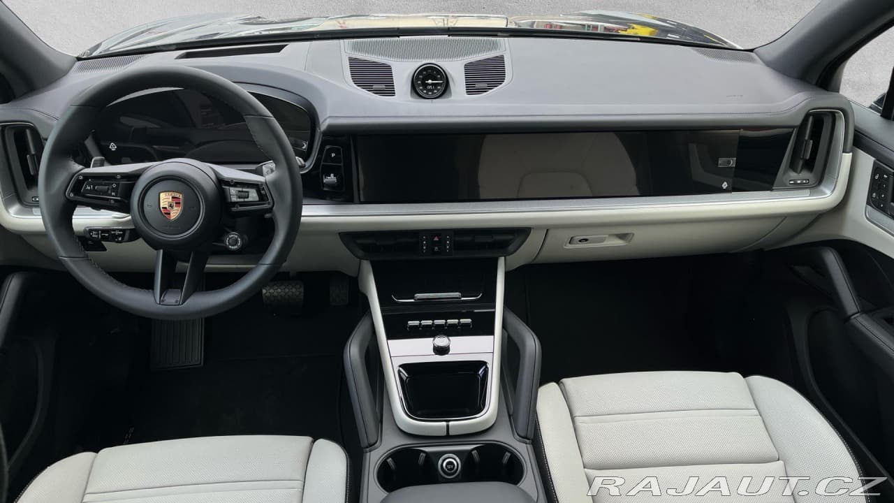 2025 Porsche Cayenne - 18