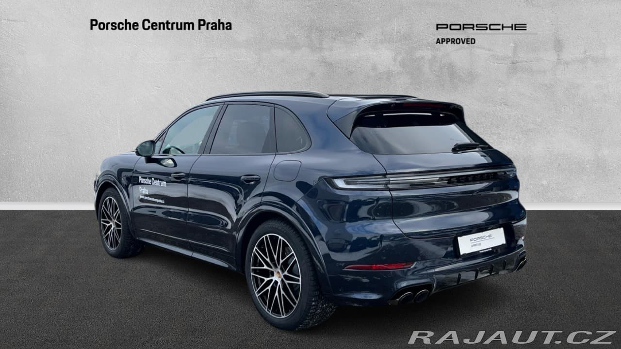 2025 Porsche Cayenne - 8