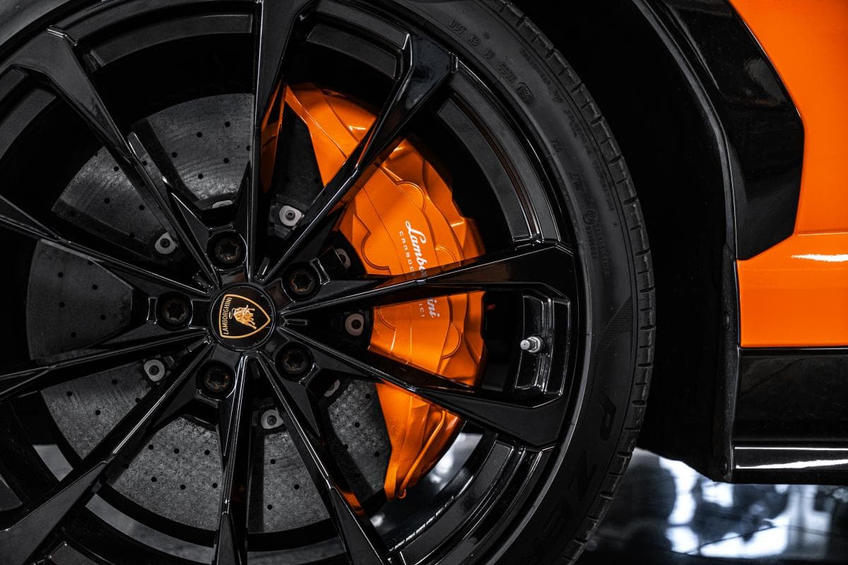 2018 Lamborghini Urus - 11