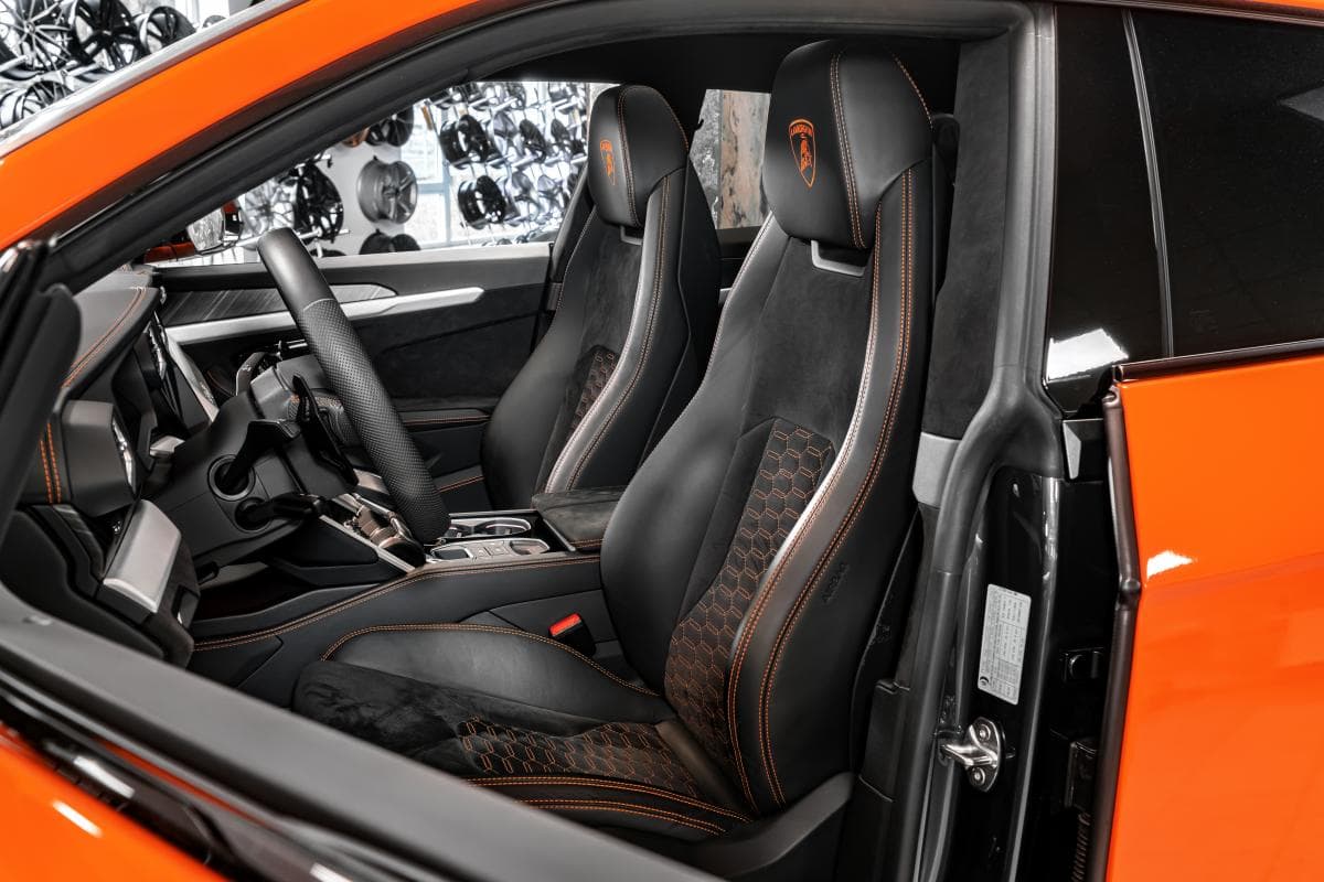 2018 Lamborghini Urus - 16