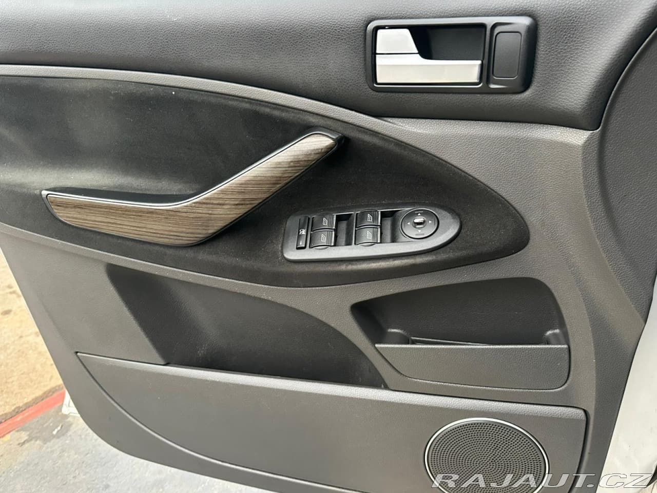 2010 Ford C-Max - 16