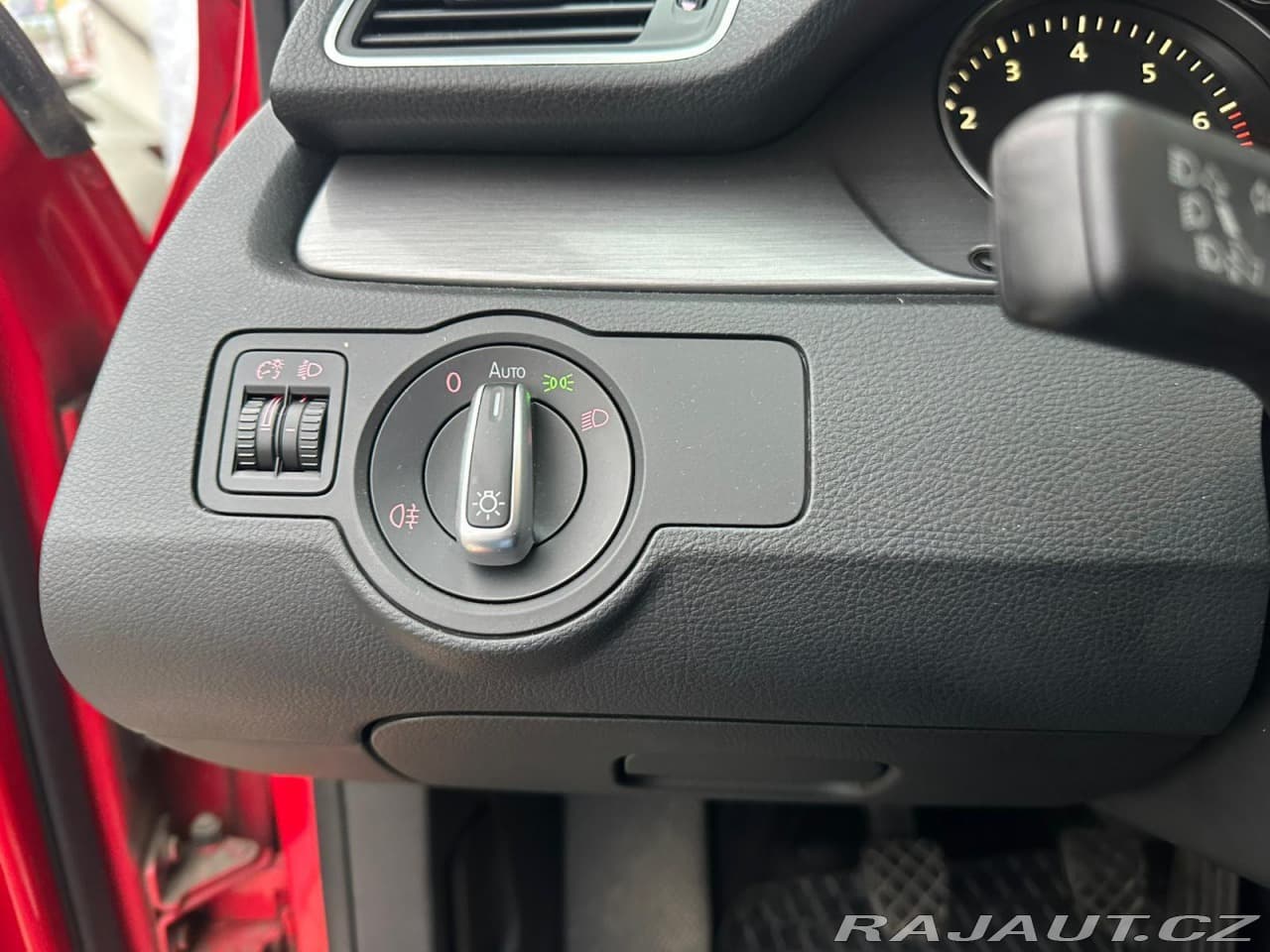 2011 Volkswagen Passat - 15