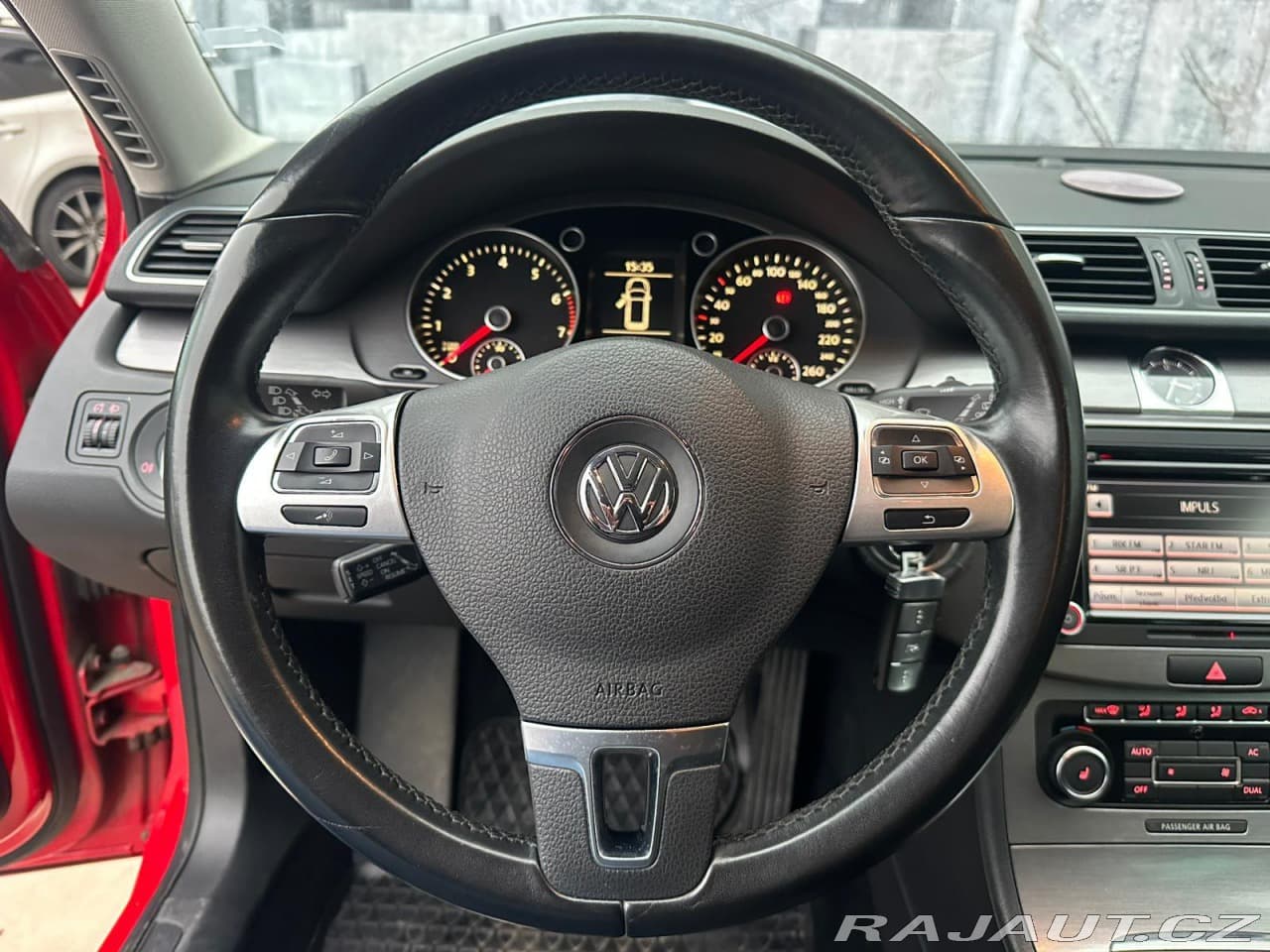 2011 Volkswagen Passat - 16