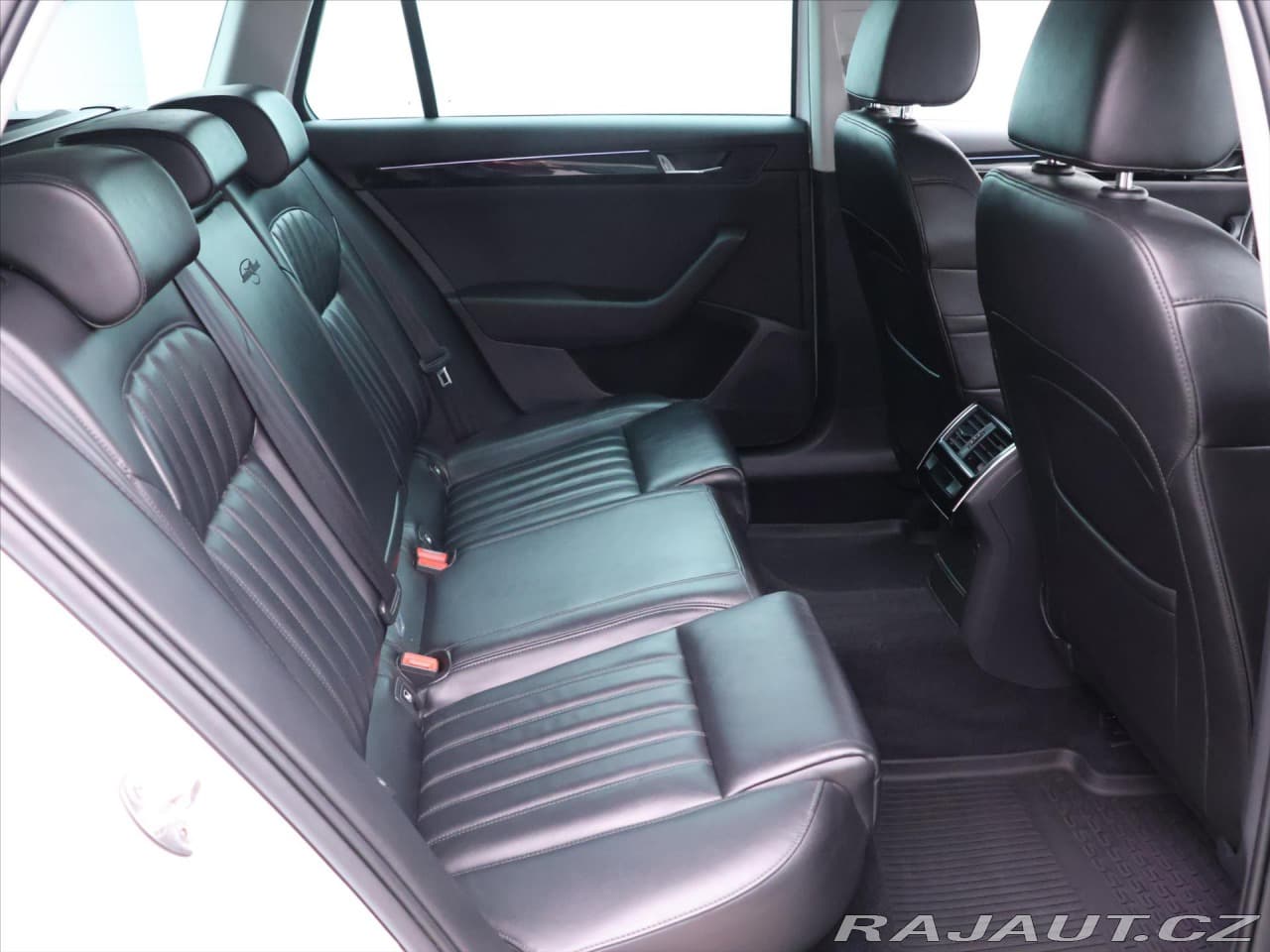 2016 Škoda Superb - 15