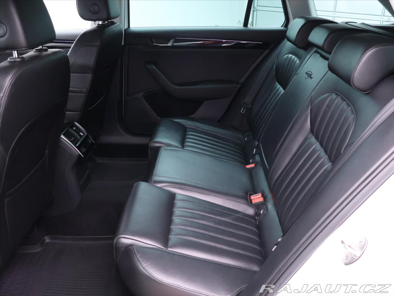 2016 Škoda Superb - 16