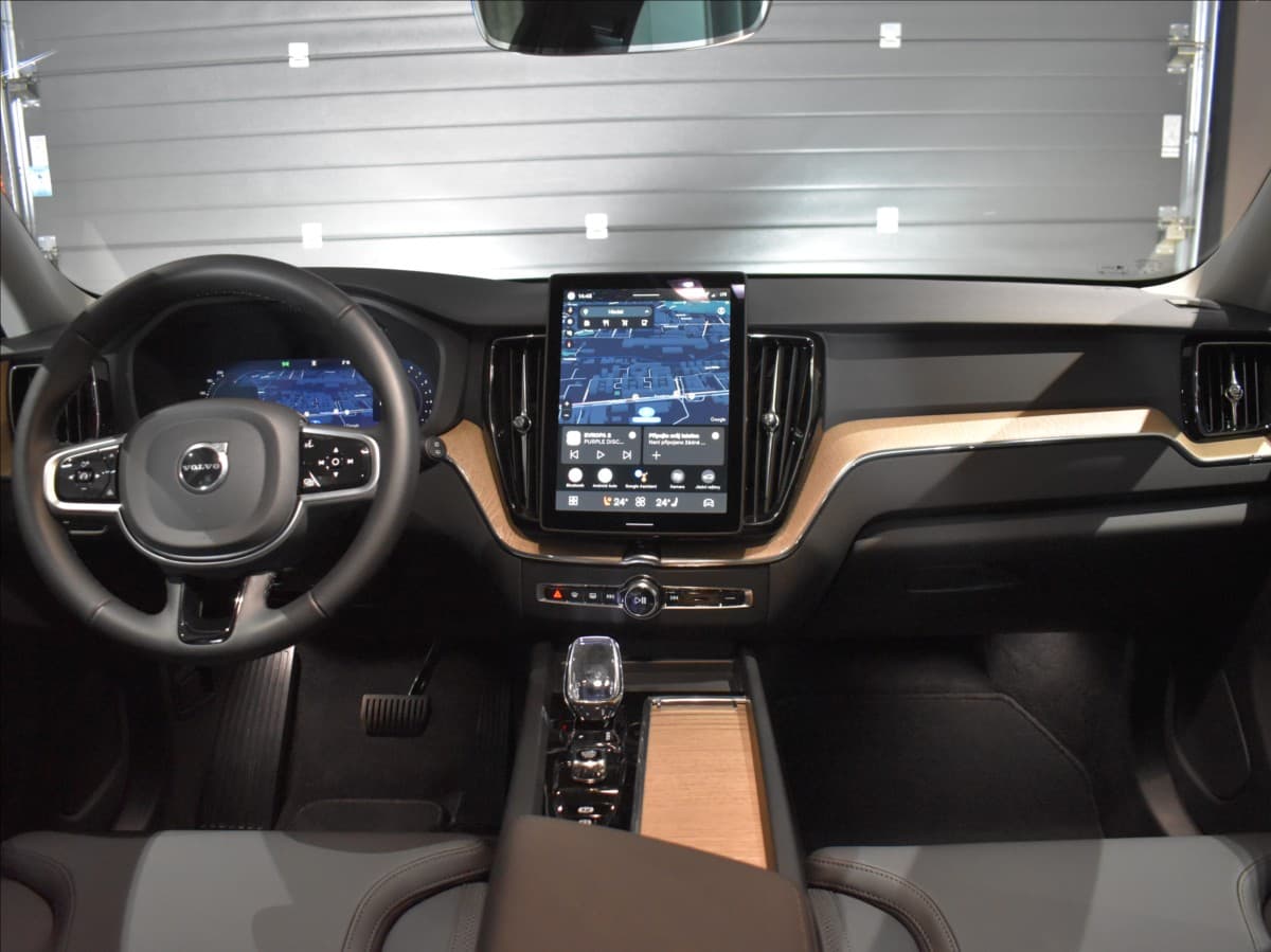 2025 Volvo Xc60 - 13