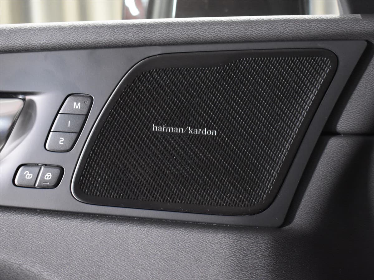 2025 Volvo Xc60 - 16