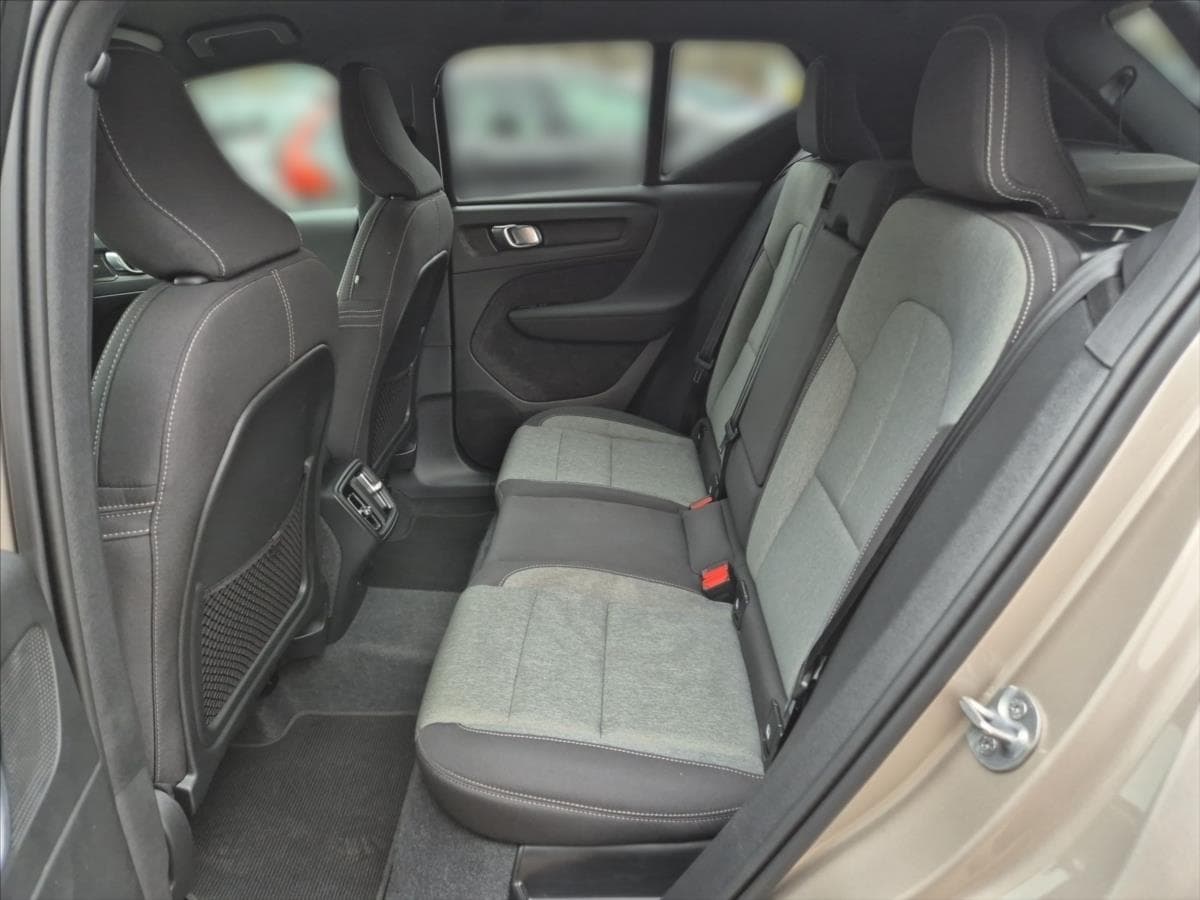 2023 Volvo Xc40 - 10