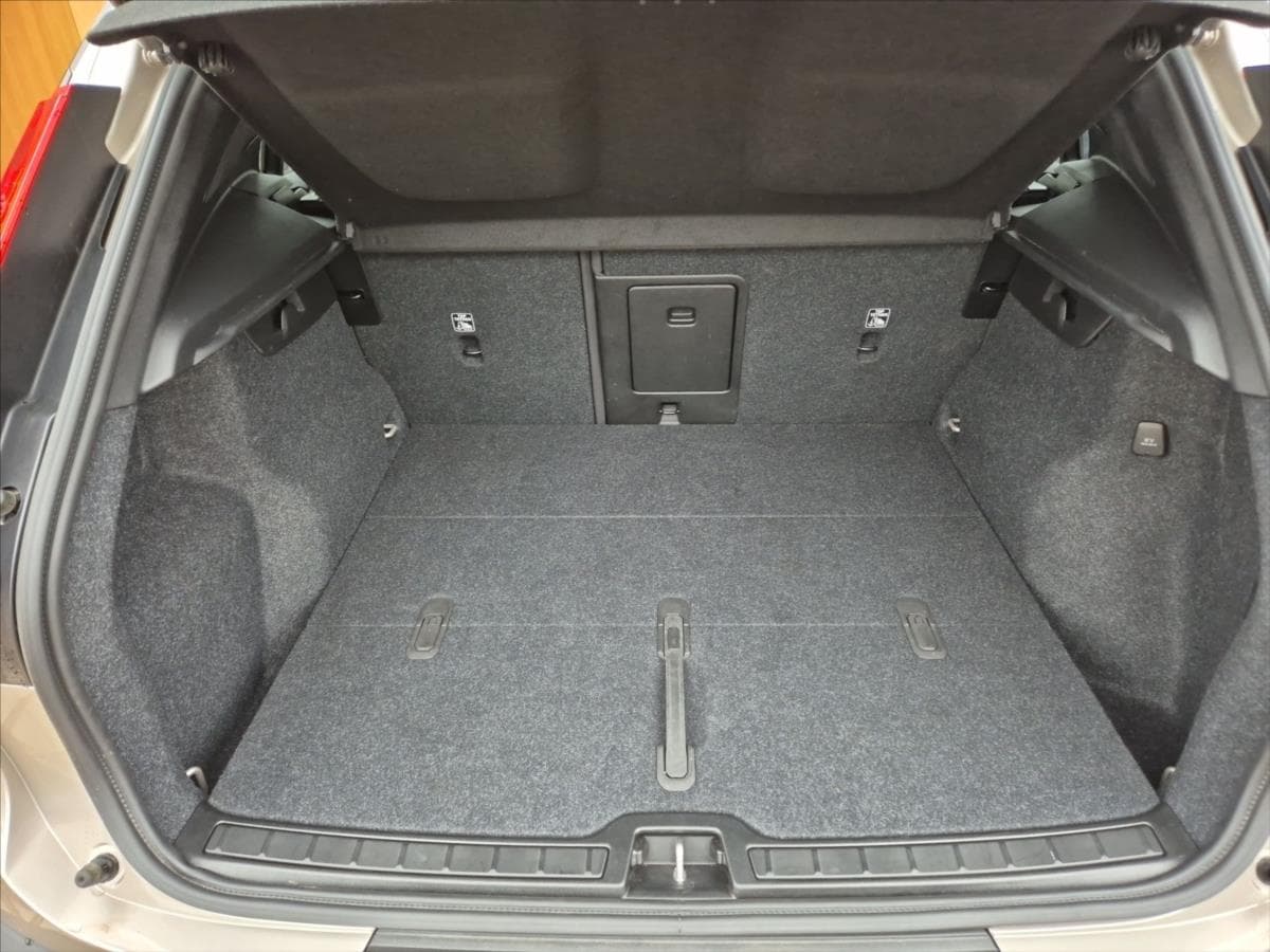 2023 Volvo Xc40 - 11