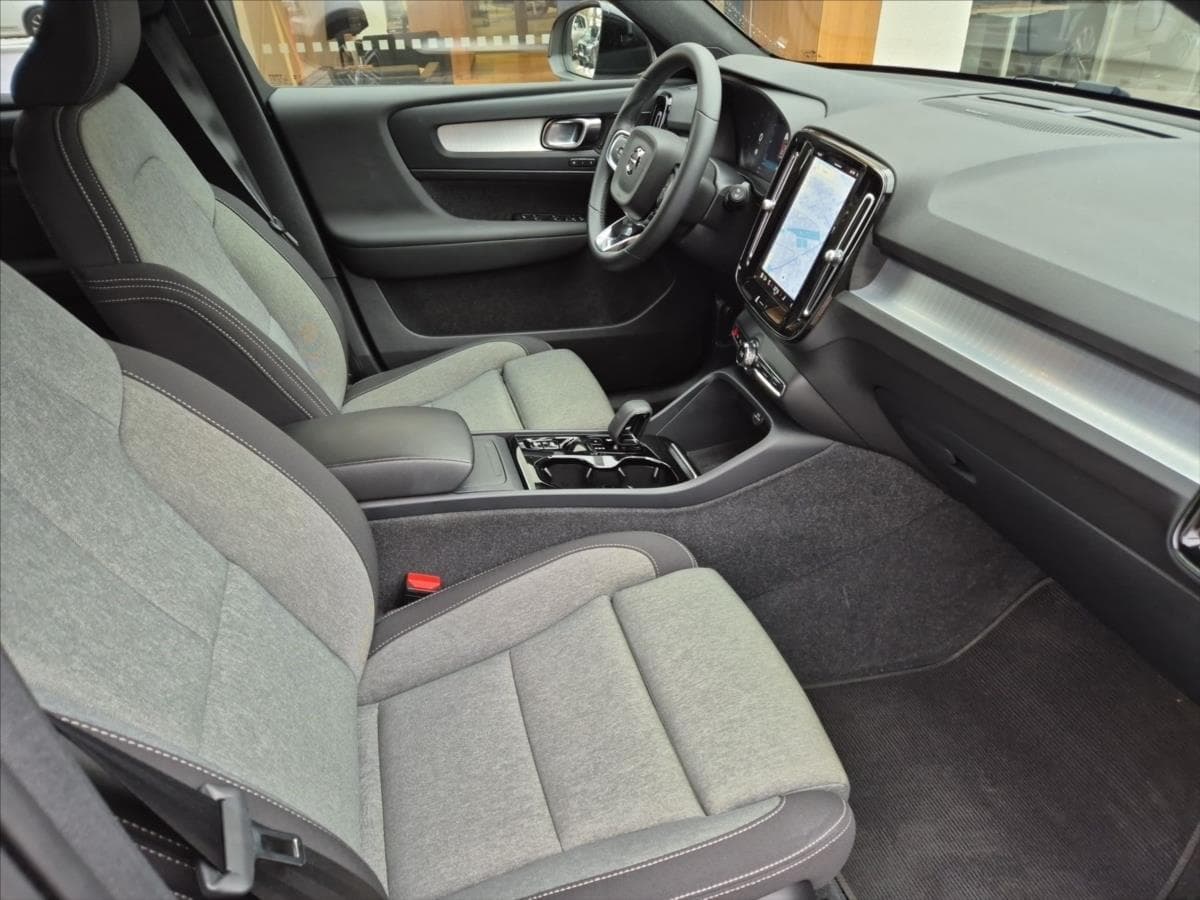 2023 Volvo Xc40 - 14