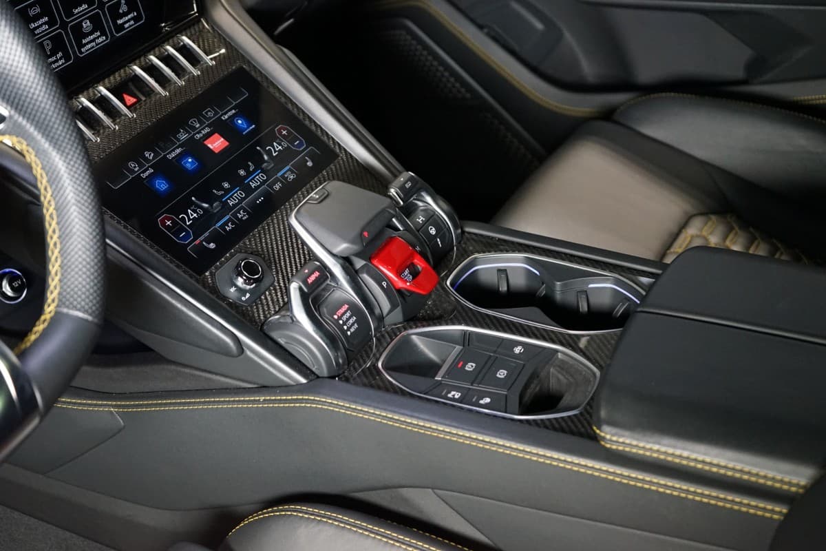 2021 Lamborghini Urus - 12