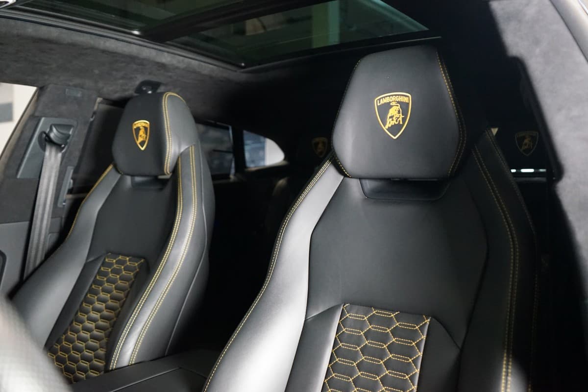 2021 Lamborghini Urus - 14