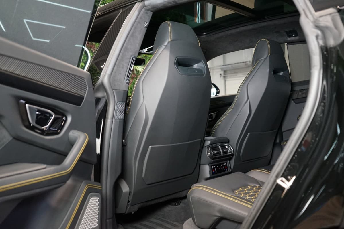 2021 Lamborghini Urus - 16