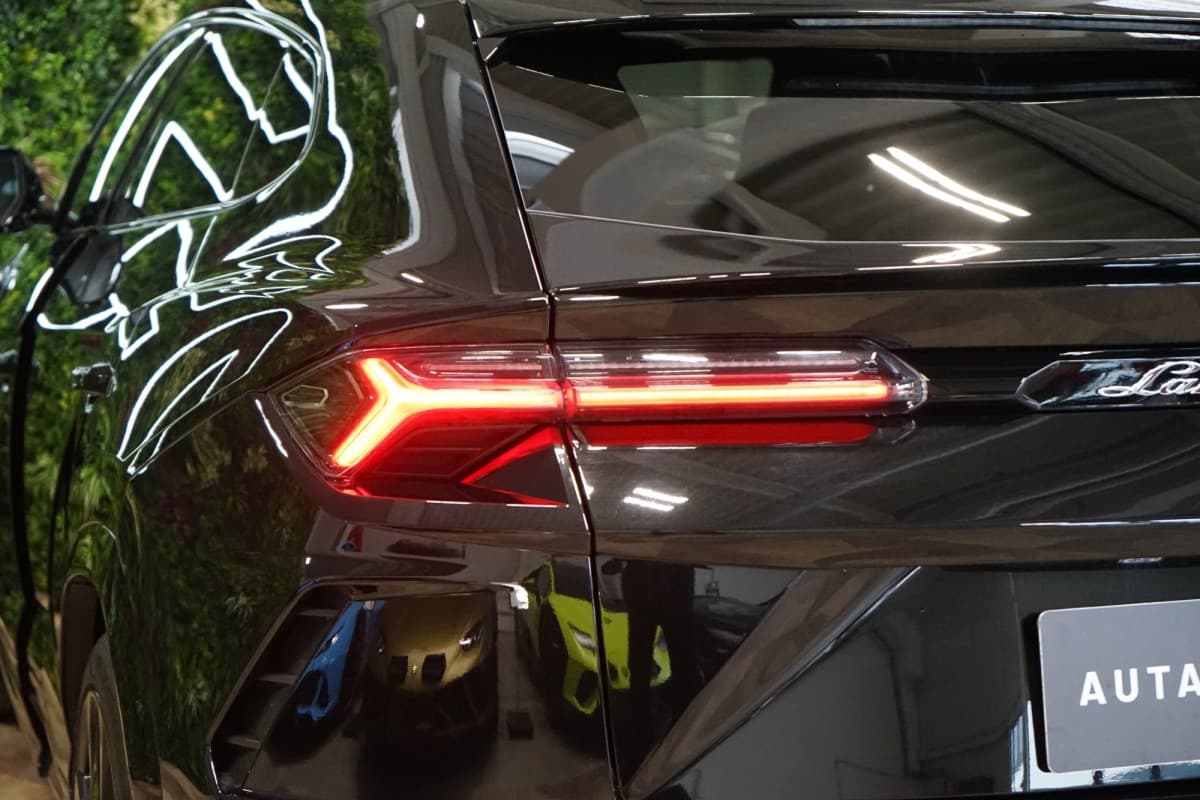2021 Lamborghini Urus - 8
