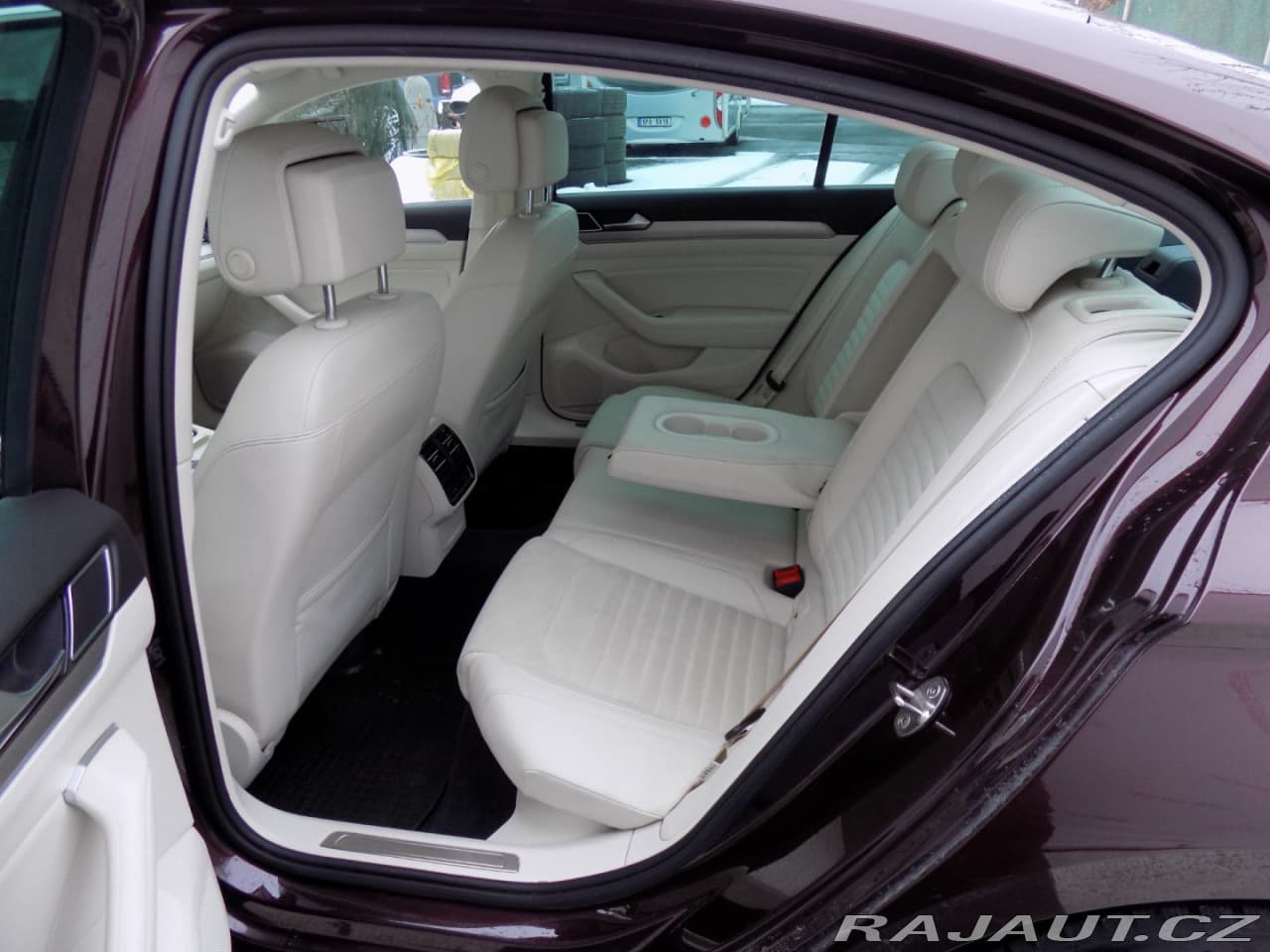 2017 Volkswagen Passat - 10