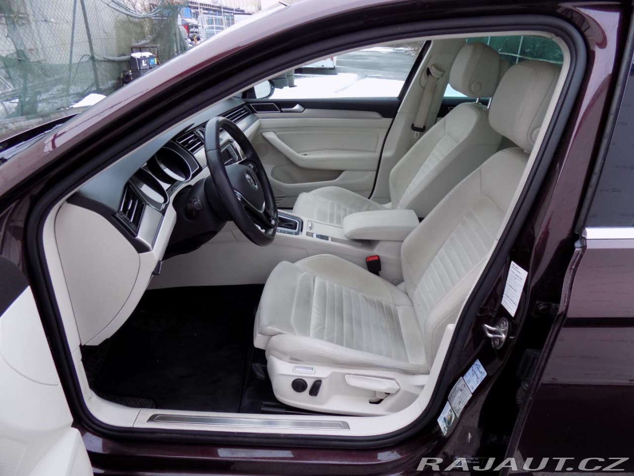 2017 Volkswagen Passat - 12