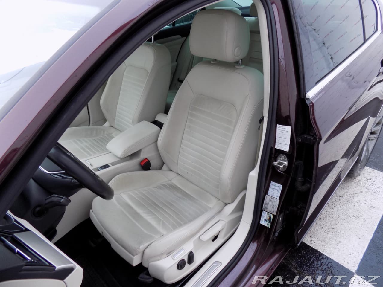 2017 Volkswagen Passat - 14