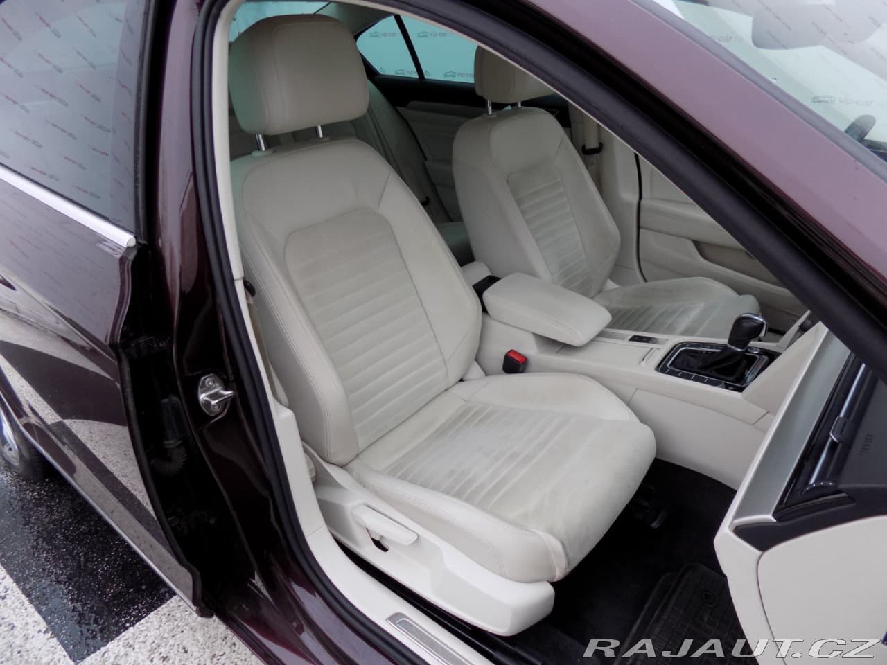 2017 Volkswagen Passat - 17