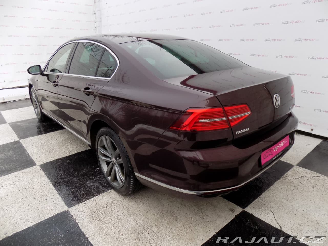 2017 Volkswagen Passat - 3